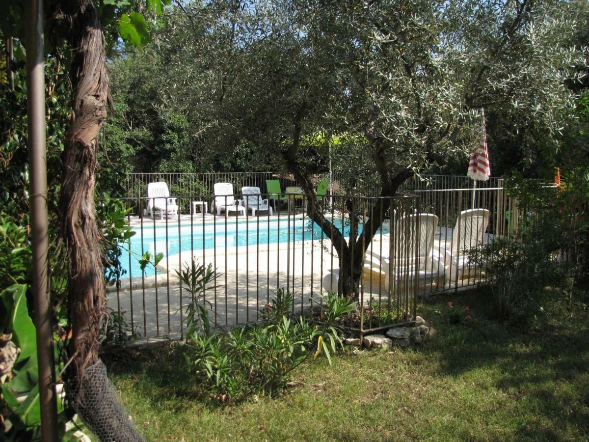 Domaine Du Bois Gite Bleuette Galargues Esterno foto